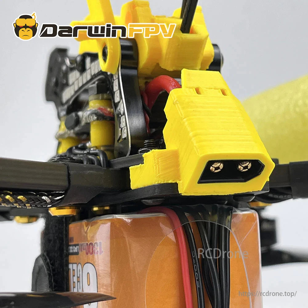 DarwinFPV HULK II is a 5-inch waterproof FPV drone, including battery and connectors.