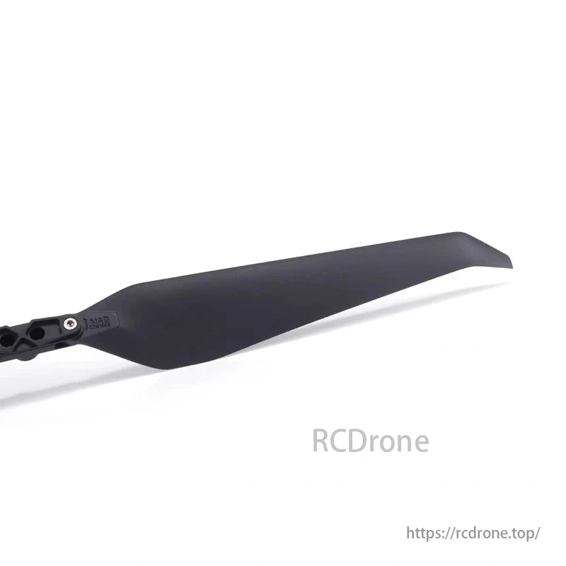 Black propeller with "MAD CCW 16x8" label on a white background.