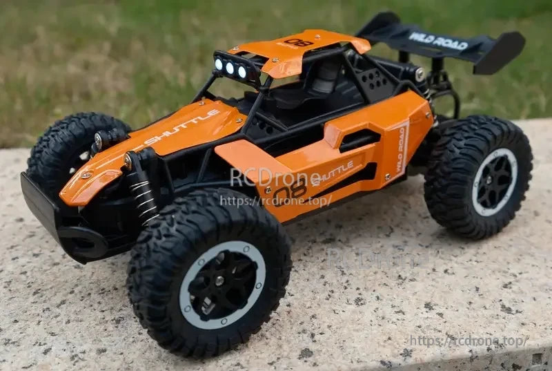 1:16 RC Car, A portable power source, the extended play provides 30 minutes of runtime on a single charge from its 3.7V 500mAh lithium battery.