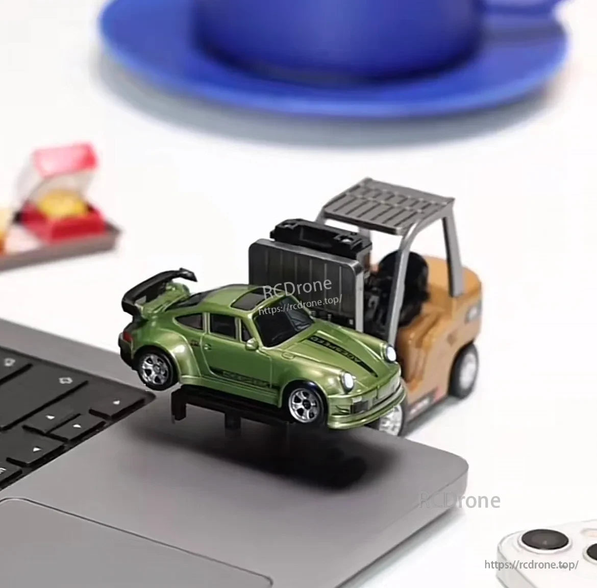 1/64 RC Forklift, Heavy-duty die-cast metal construction with intricate details.