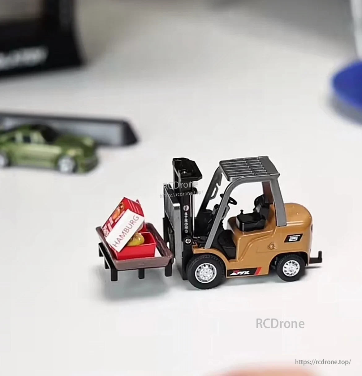 1/64 RC Forklift, A compact device with dimensions 11.5 × 3.7 × 6.6cm forklift and 7.4 × 3.9 × 2.6cm controller.