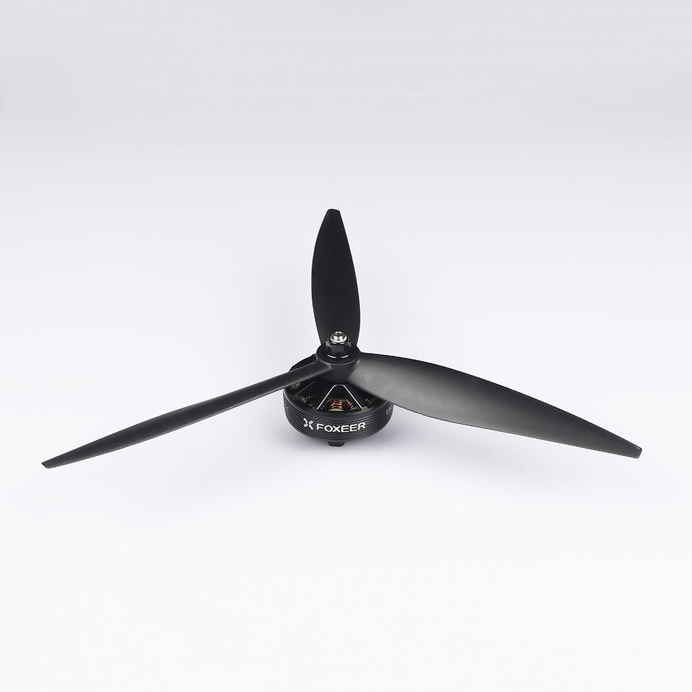 Foxeer Cyclone T9046 three-blade 9-inch drone propeller mounted on a motor, black finish