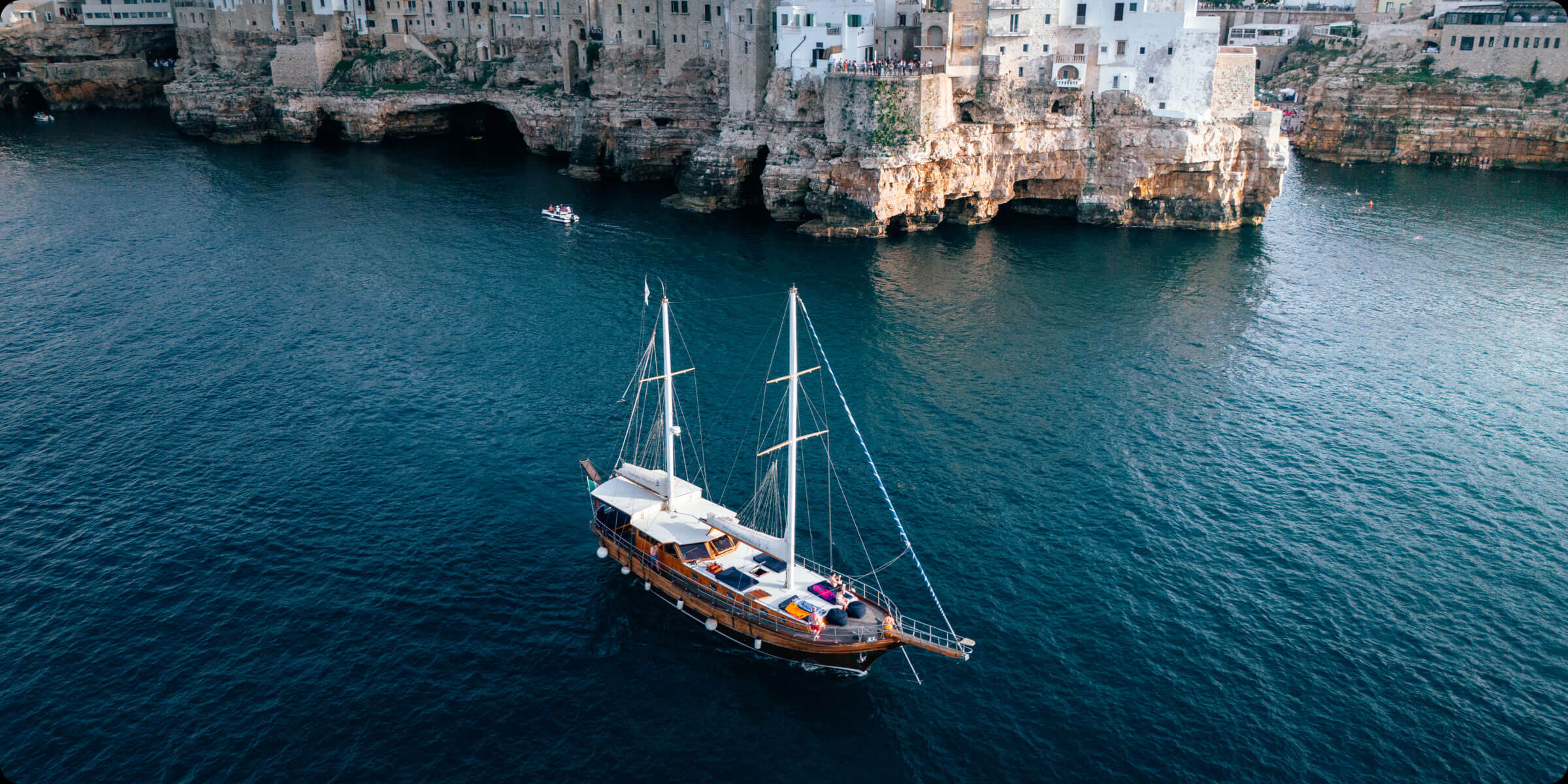 DJI Mini 4 Pro Drone - Under 249g 4K/60FPS HDR True Vertical Shooting 20Km FHD Video Transmission 360° ActiveTrack Omnidirectional Obstacle Sensing 16 DJI Mini 4 Pro Drone, the latest version of DJI Fly can be downloaded from the official DJI website .