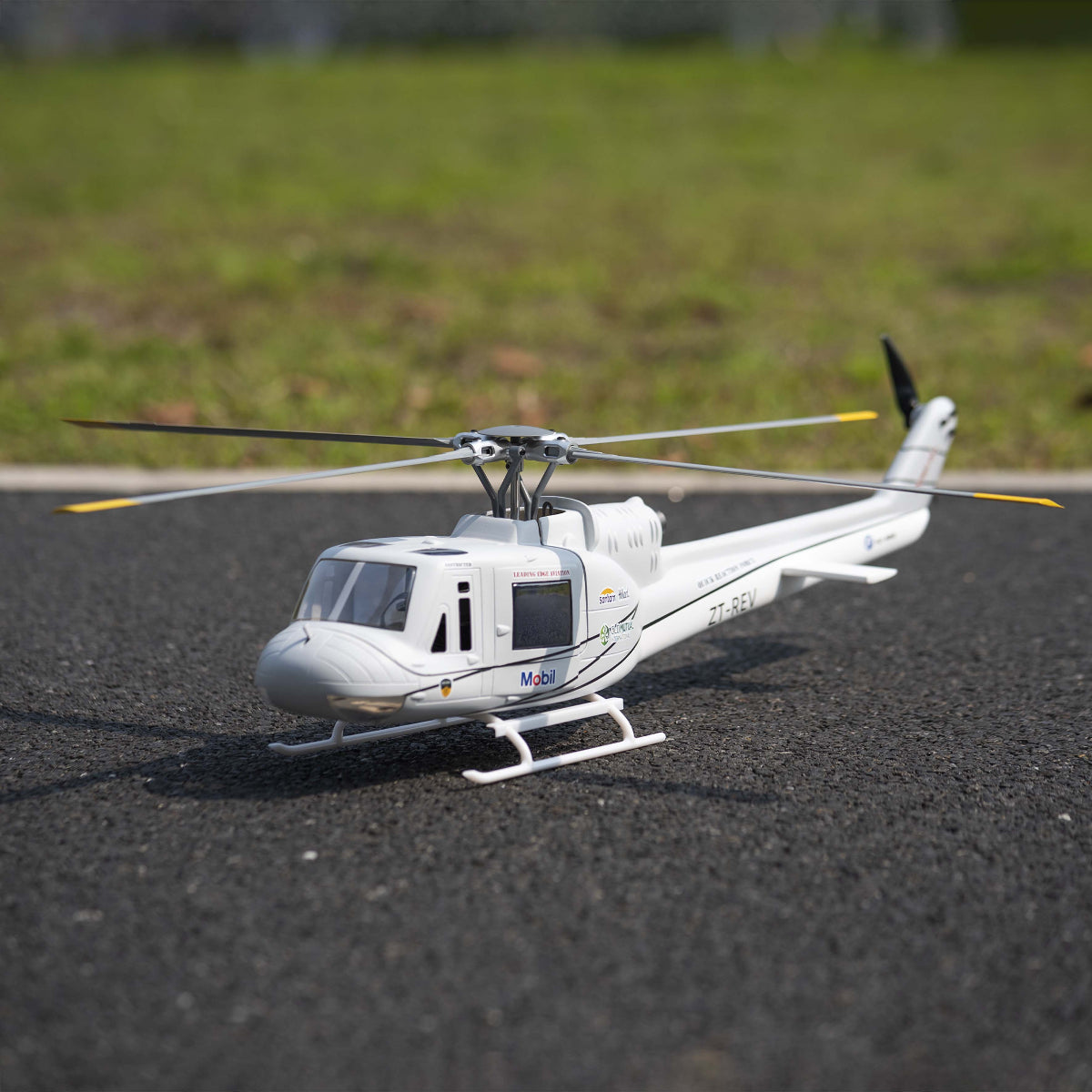 Flywing UH-1 Huey V4 RC Helicopter – 4-Blade ACE GPS, 74 cm Scale, 24 min Flight, RTF/PNP, Return-to-Home