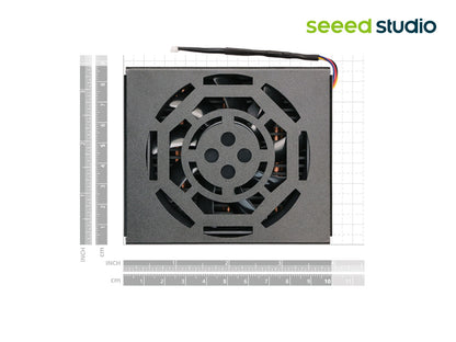 鋁製散熱片搭配風扇，適用於 reServer J501