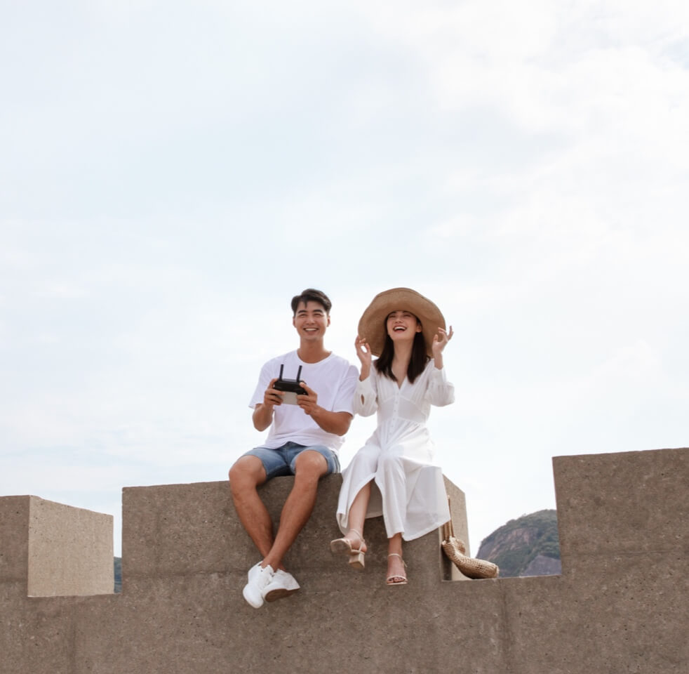 DJI Mini SE - Camera Drone with 3-Axis Gimbal 2.7K Camera GPS 30-min Flight Time 13 DJI Mini SE - Camera, DJI Mini SE's weight allows it to stay in the air longer than similar consumer drone