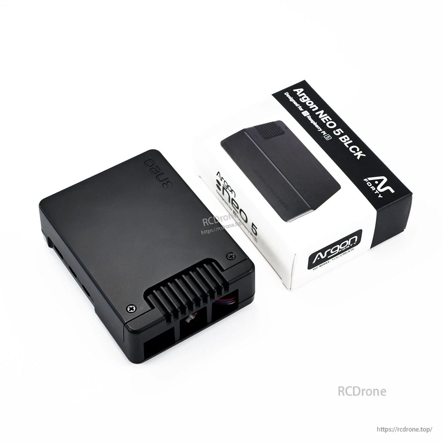 Argon NEO 5 BLACK case beside retail box, top and rear view with vented corner section