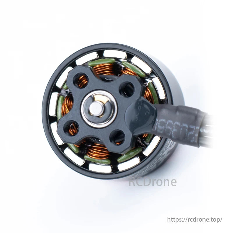 Axisflying C135 1305 5500KV 4S Brushless Motor, Cinematic pilots perfect their skills by focusing on control, anticipation, and precision.