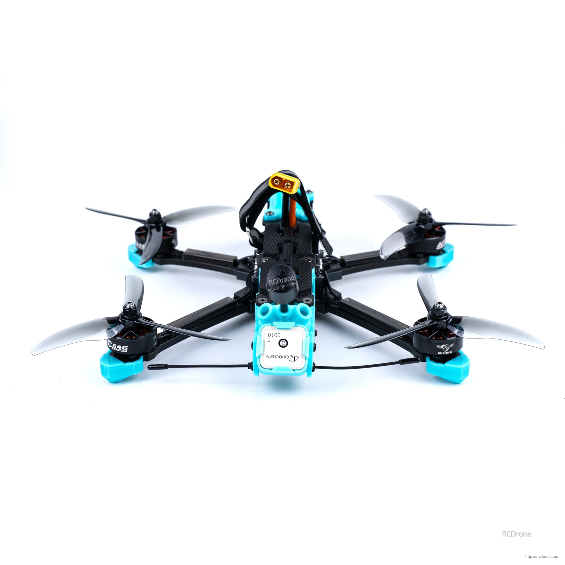 Axisflying MANTA5 DeadCat 5-inch FPV freestyle frame build with carbon arms, blue TPU parts, and top battery strap