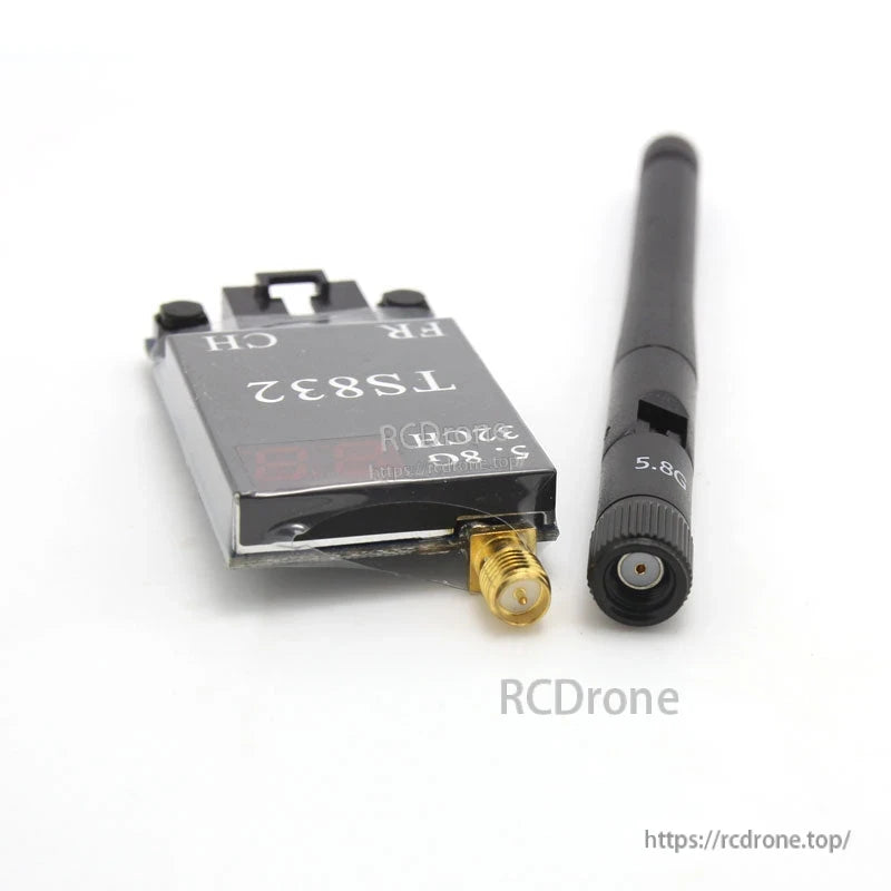 Close-up of TS832 RP-SMA antenna connector and antenna base, showing threaded plug detail