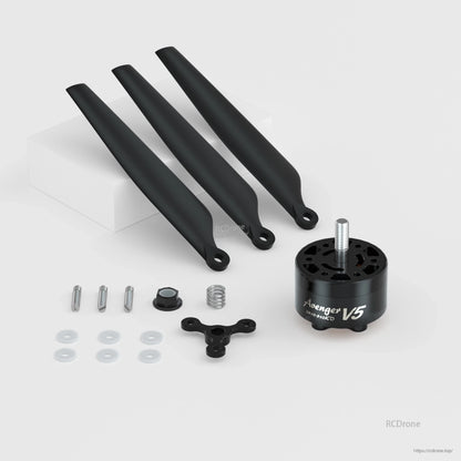 BrotherHobby Avenger V5 2810-910KV brushless motor with three propeller blades and mounting hardware set