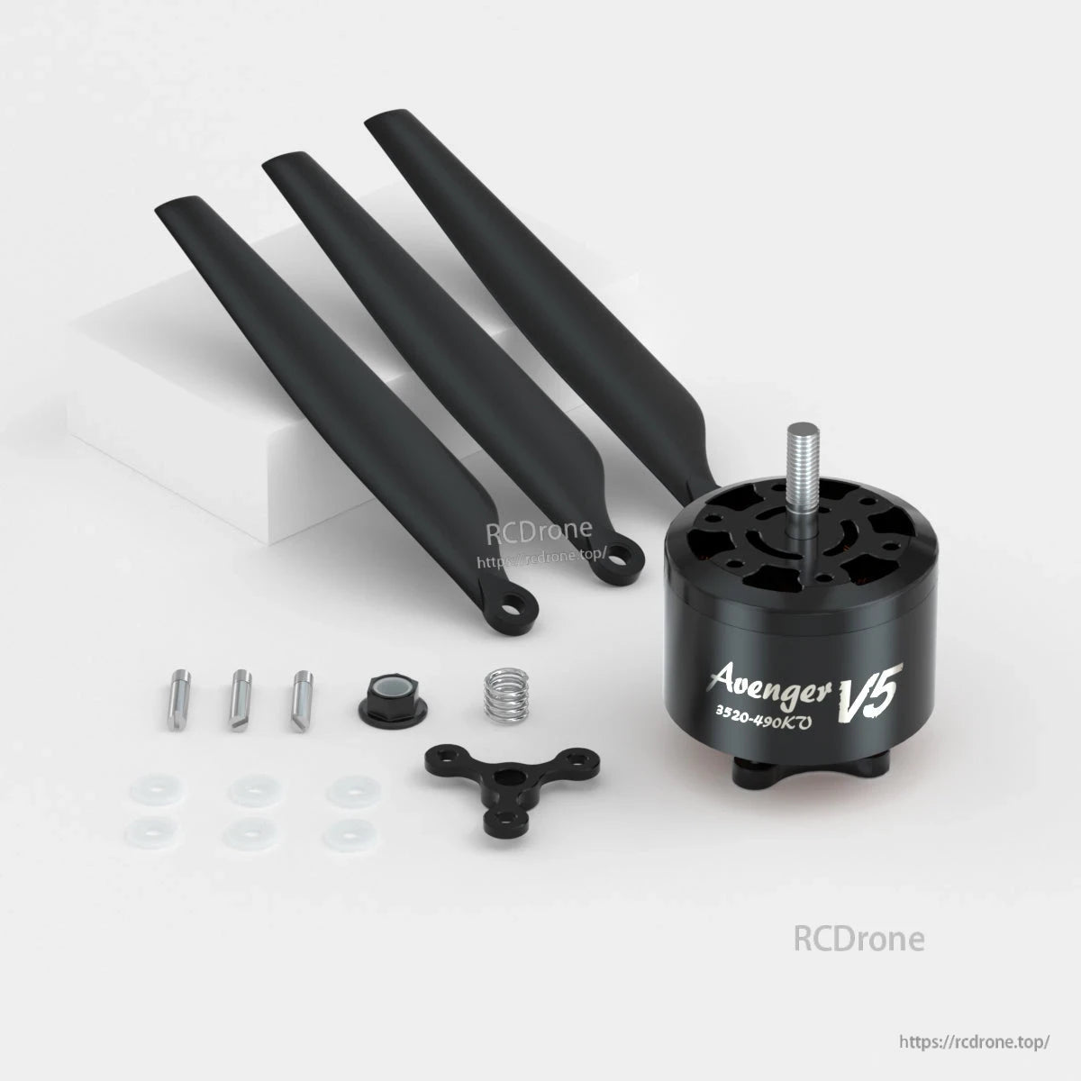 BrotherHobby Avenger 3520 V5 CW Brushless Motor, BrotherHobby Avenger V5 3520 brushless motor with three black propeller blades, shaft and mounting hardware