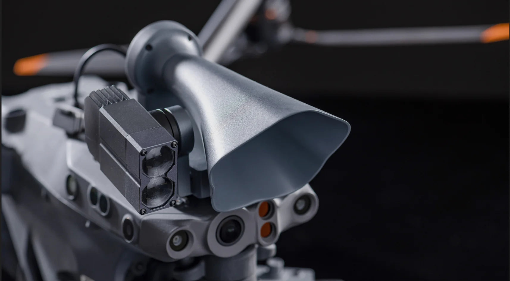 CZI LP12 Drone Searchlight & Broadcasting System, CZI LP12 is a compact, high-performance searchlight and broadcasting system designed specifically for DJI M30 enterprise drones.