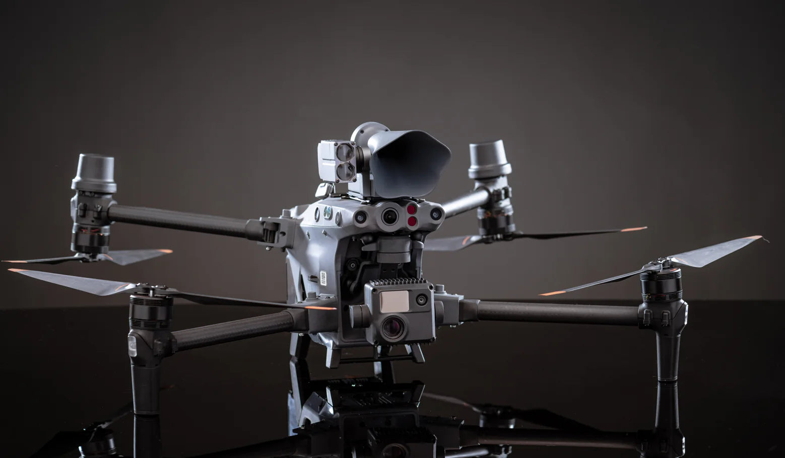 CZI LP12 Drone Searchlight & Broadcasting System, CZI LP12 is a drone searchlight and broadcasting system designed for DJI M30, offering 40W lighting and 122dB broadcasting.