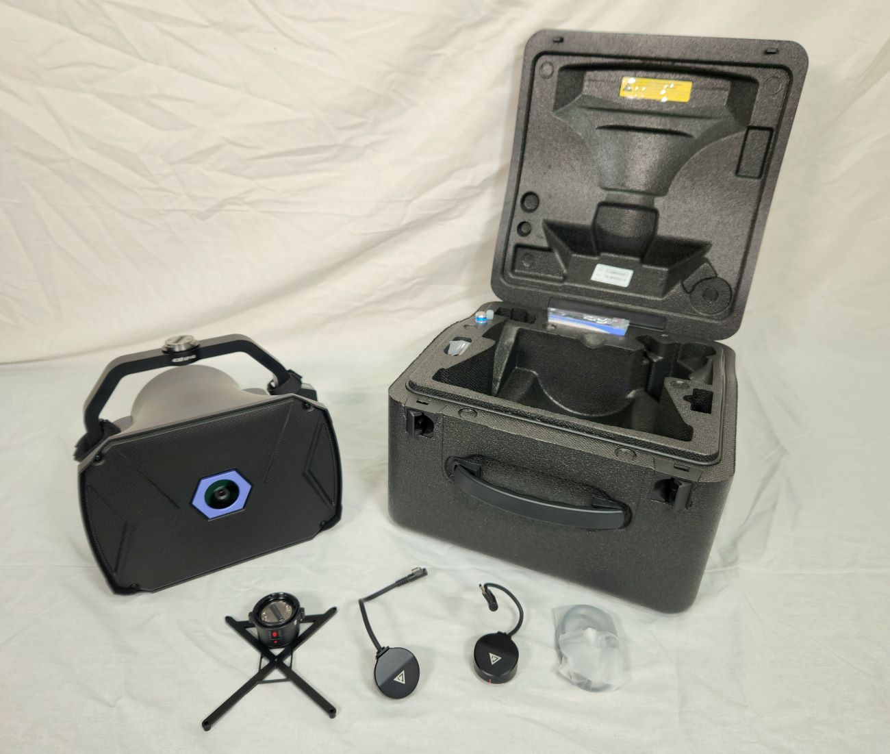 CZI MP140 Drone Broadcaster, The speaker offers unmatched sound performance with a maximum sound pressure of 140dB for effective long-range communication.