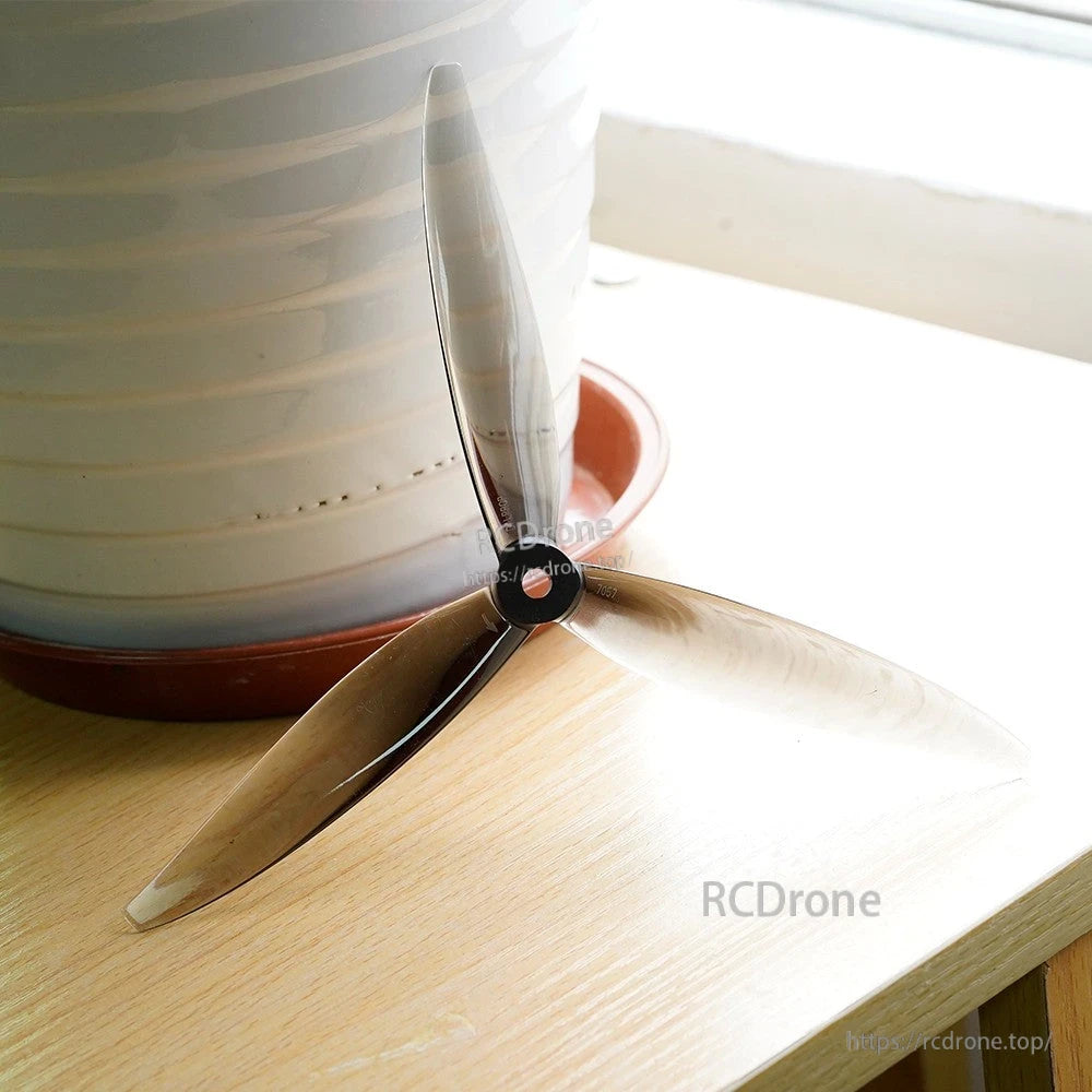 Dalprop Cyclone T7057 7-inch tri-blade long-range FPV drone propeller with translucent blades