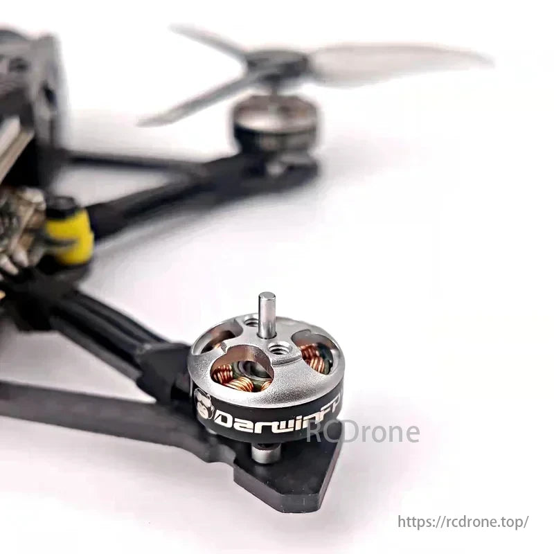 DarwinFPV TinyApe 1103 8000KV Brushless Motor, Φ13.8*10.7mm battery with 3.7g weight, idle current ≤0.4A, and max continuous power of 120W.