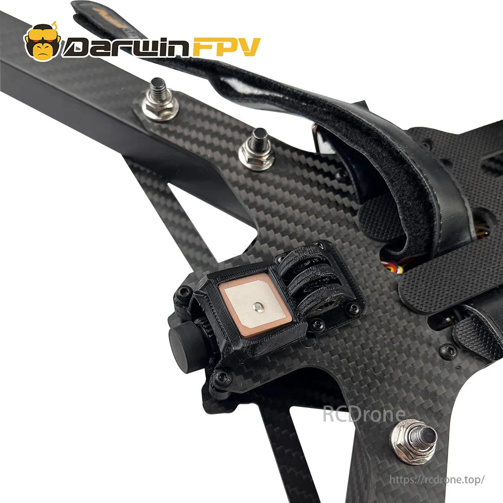 DarwinFPV Toruk13 drone boasts a carbon fiber frame, robust construction, and advanced components for outstanding long-range performance.