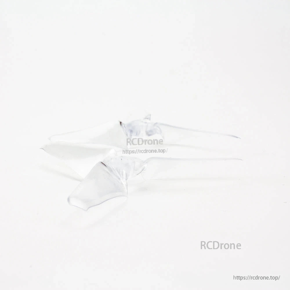 Clear tri-blade propellers side profile view highlighting blade pitch and thin tips