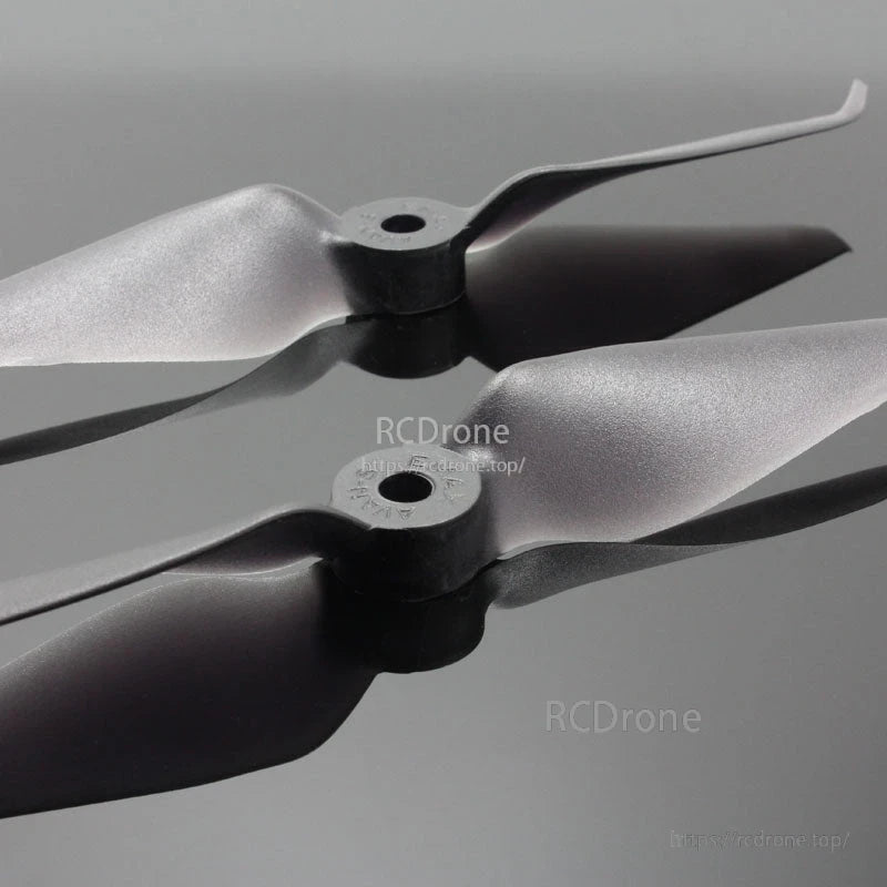EMAX AVAN-S 5in 2-blade FPV racing propeller hub close-up showing mounting hole and blade profile