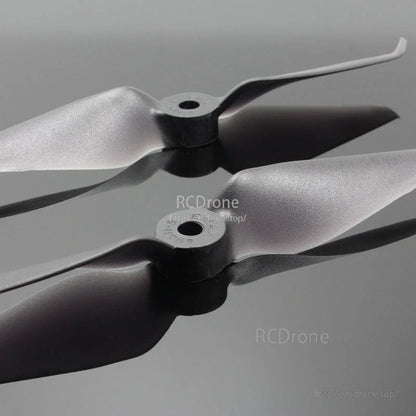 EMAX AVAN-S 5in 2-blade FPV racing propeller hub close-up showing mounting hole and blade profile