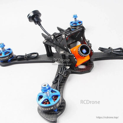 FOXEER Pagoda PRO 5.8G RHCP Omni FPV Antenna, FOXEER Pagoda Pro 5.8GHz RHCP omni FPV antenna mounted on a carbon fiber quadcopter frame