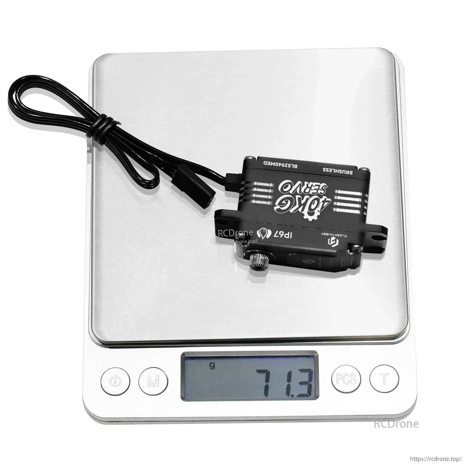 Flashhobby BLS2940MED low-profile brushless digital servo on a scale, showing 71.3g weight and lead cable