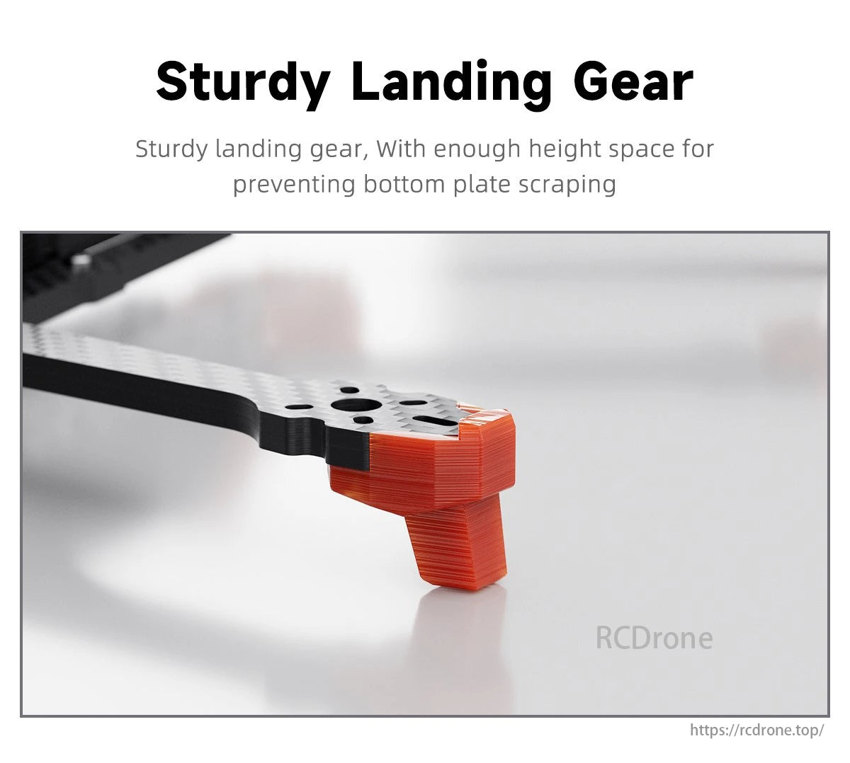 The GEPRC GEP-MOZ7 FPV drone has sturdy landing gear that prevents scraping the bottom plate when there sufficient height space.