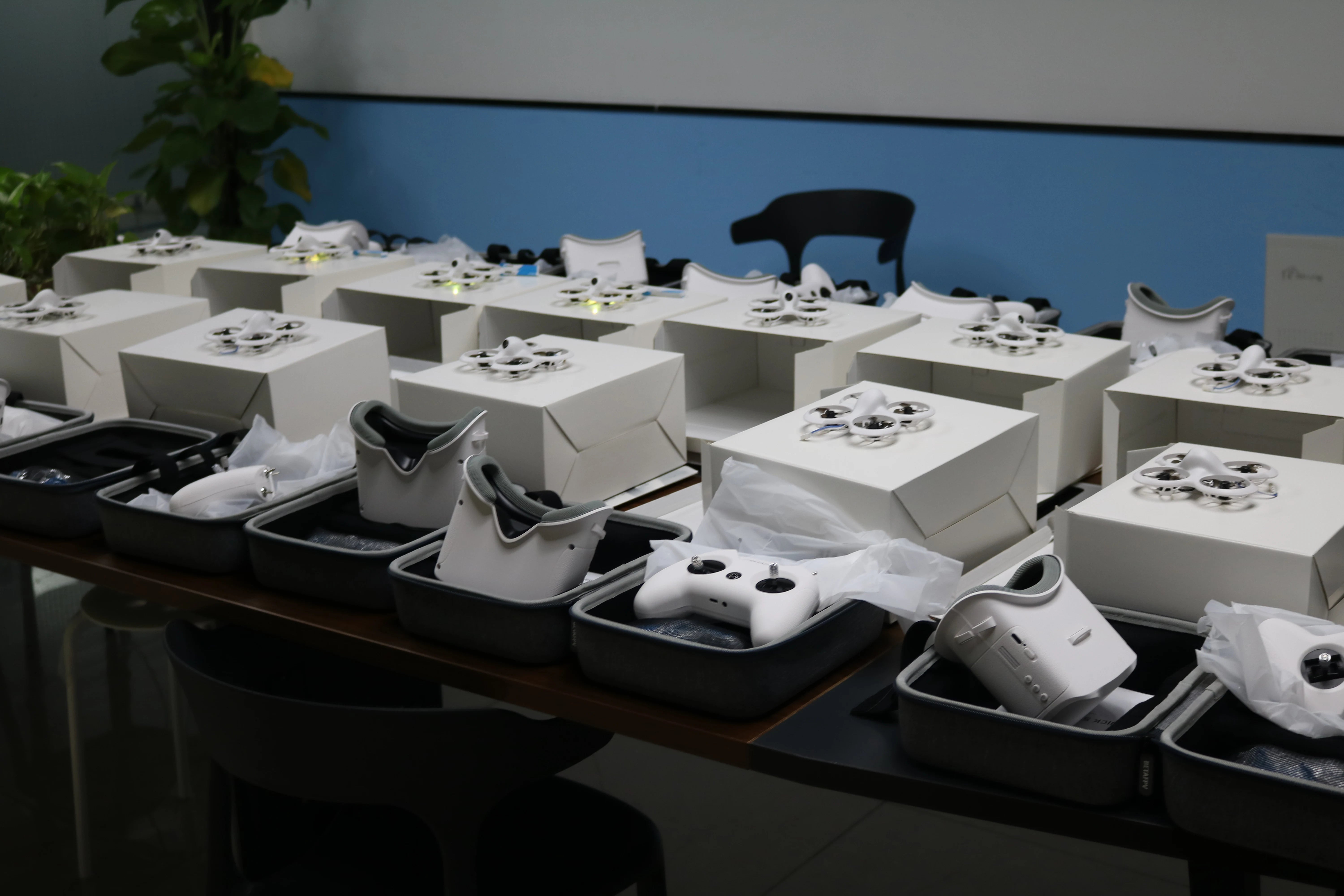 BETAFPV Cetus Pro FPV Kit - with Brushless Motors VR02 Goggles Literadio2 SE Transmitter BT2.0 450mah 1S Battery 20 BETAFPV Cetus Pro FPV Kit, the flight has never been so easy for a beginner