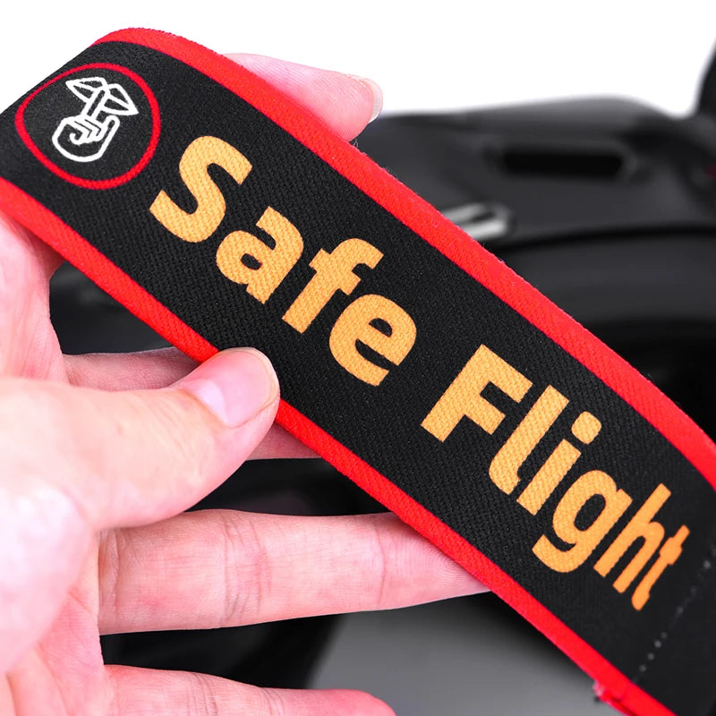 "Safe Flight" slogan and do not disturb icon can effectively remind others not to disturb during the