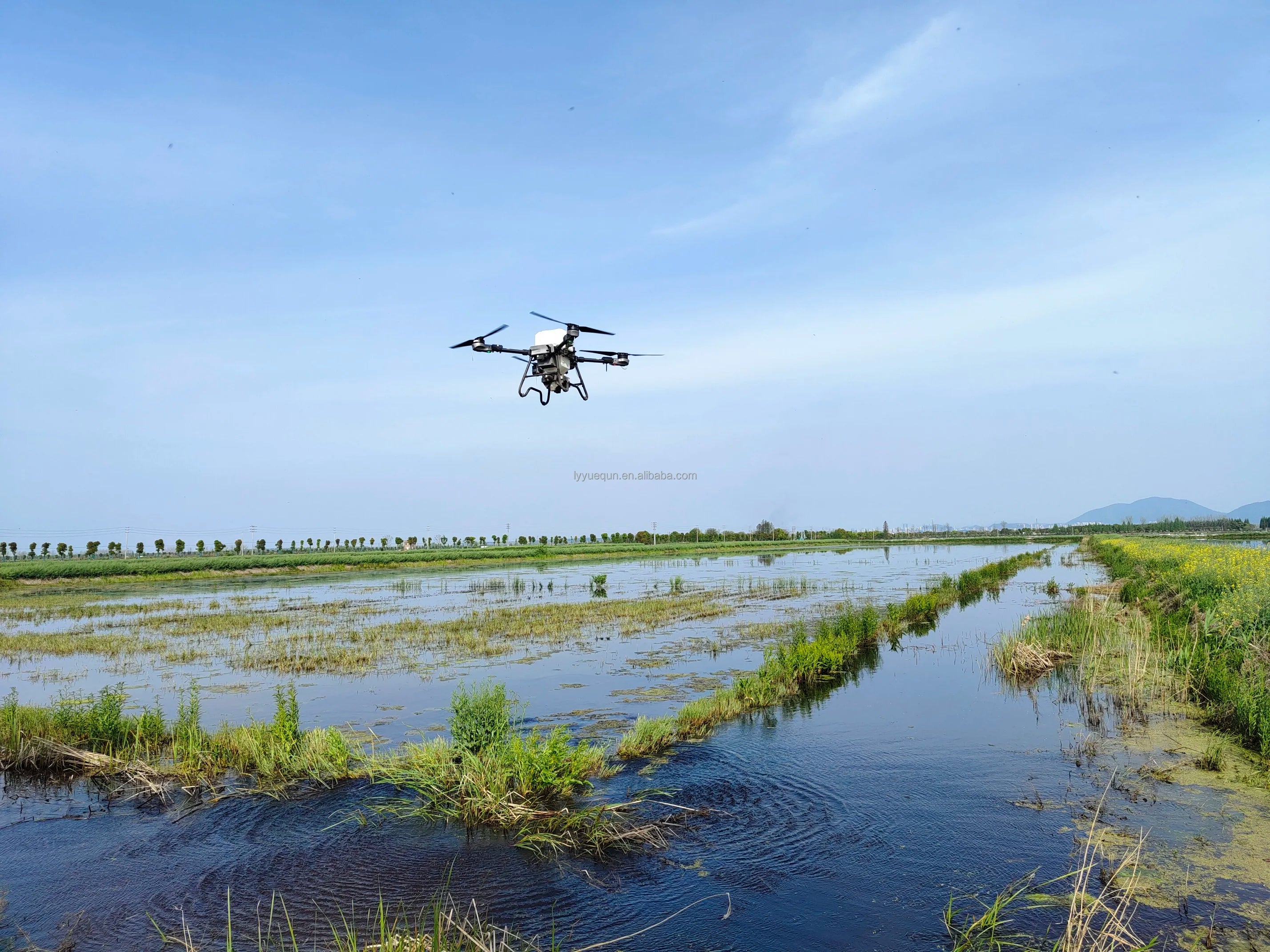 YueQun FP200/FP300 20L/30L Agriculture Drone - 4 Axis Fame Drone With Spray Tank 20L / 30L or Spread Tank 35L/45L Max Takeoff 78Kg 25Min Agriculture Drone 8 YueQun FP200/FP300 20L/30L Agriculture Drone, R&D takes up more than 60% of the 200 employees in our company