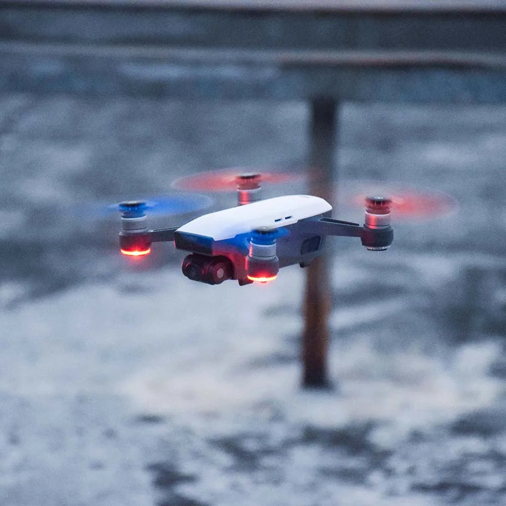 8pcs 4730 Propeller for DJI Spark Drone - Quick Release Folding Blades 4730F Replacement Props Spare Parts Wing Accessory Screw 18 8pcs 4730 Propeller, 4CW 4CCW compatible : Spark drone color 2 : blue red white color