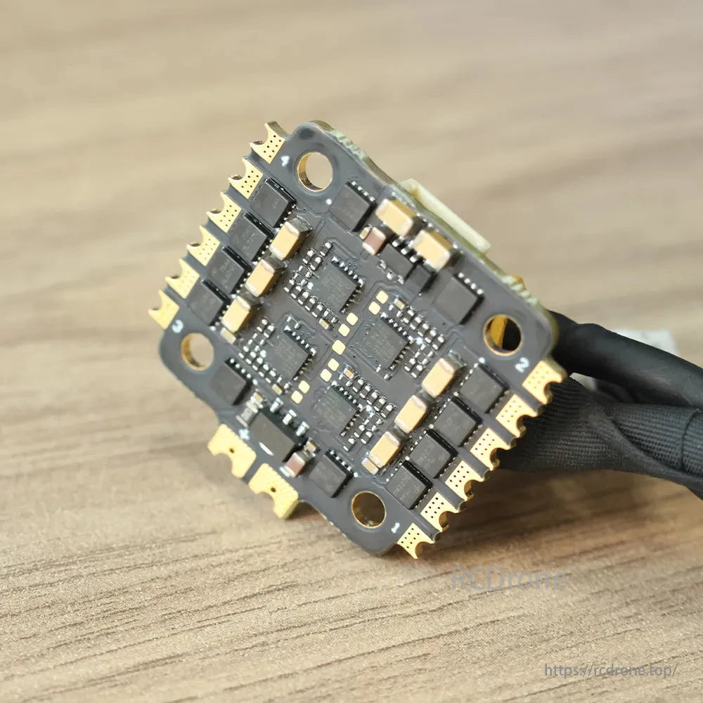 HAKRC BLS 15A 4-in-1 ESC For FPV Drone – 2–4S LiPo, 20x20mm, DShot600, BLHeli_S Firmware