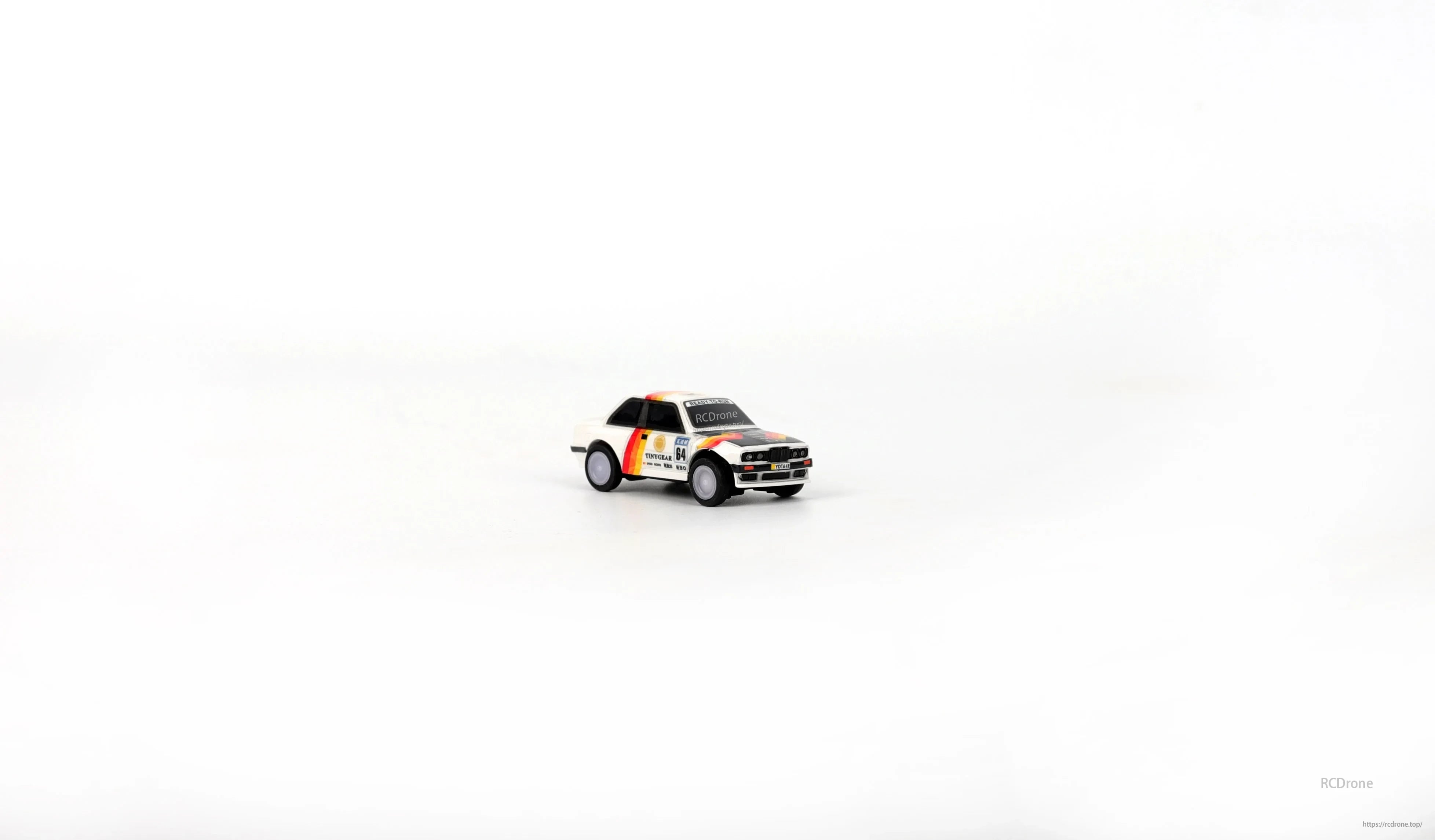 HSP TinyGear TX-8B 1/64 Rc Car, The HSP TinyGear TX-8B is a 1/64 RC car with a 2.4GHz frequency and features such as LED lights and 35-minute runtime.
