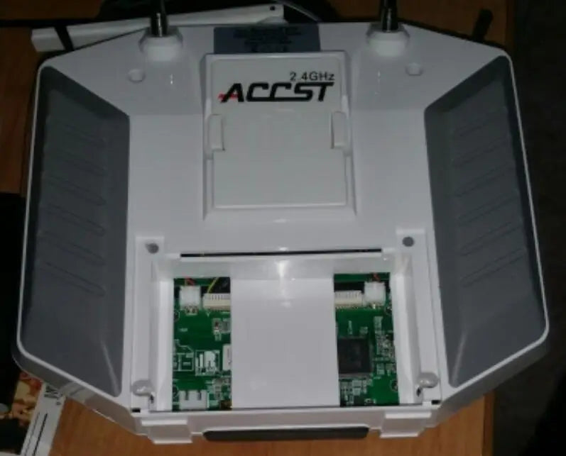 FrSky R9M 2019 radio control system works in 900MHz .