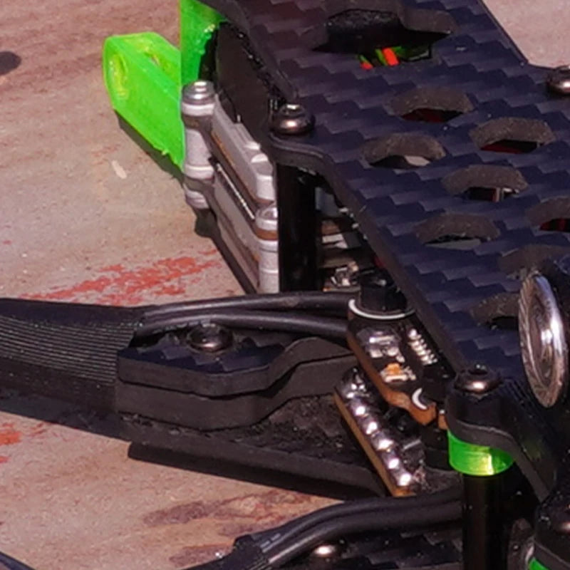 TCMM Avenger 3.5 Inch Racing Drone, Il telaio adotta un basso centro di