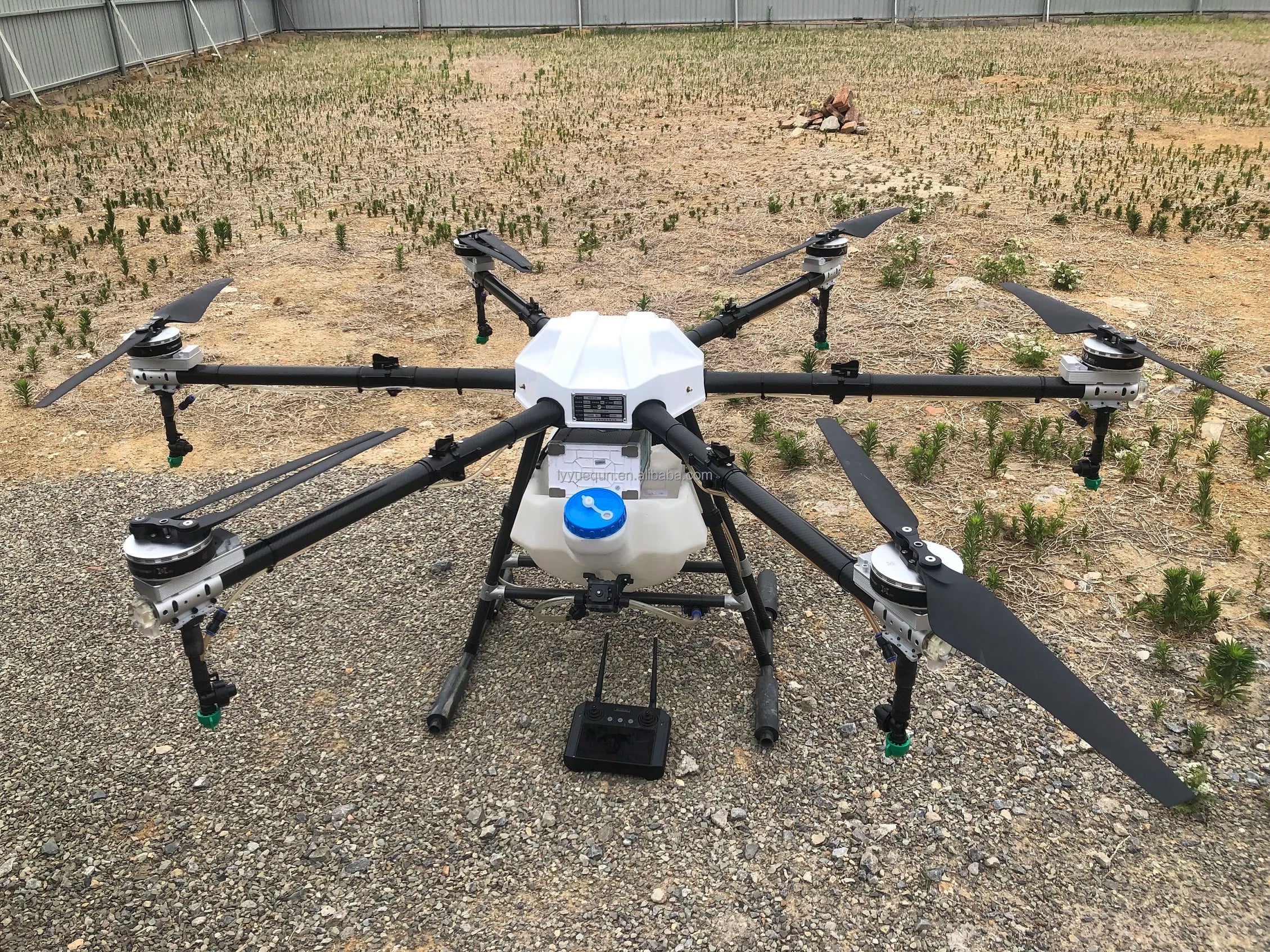 YUEQUN 3WWDZ-30A 30L Agriculture Drone, one battery is fully charged in 10 minutes, and 2 batteries can be cycled 1 .