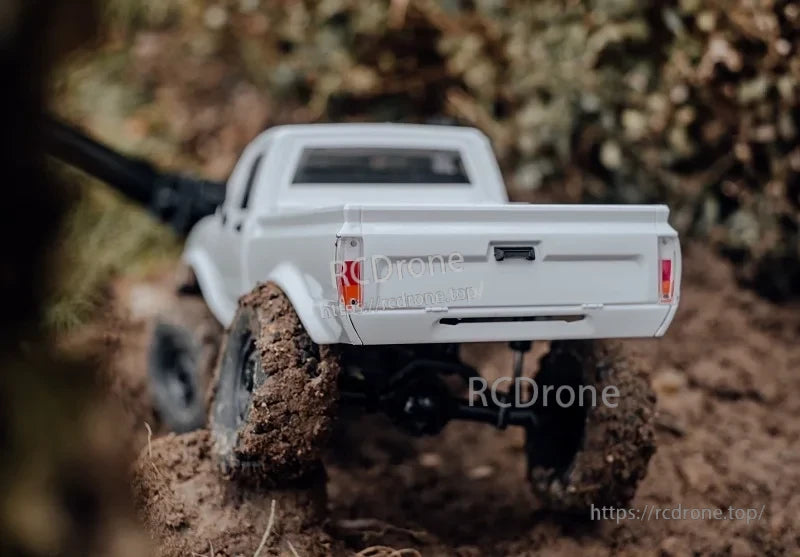 LKCOMO WPL C24/D62/D64 1/16 2.4G RC Car, Radio control device details: 2.4G pistol-grip transmitter with 4 channels, operating in MODE1 controller mode.