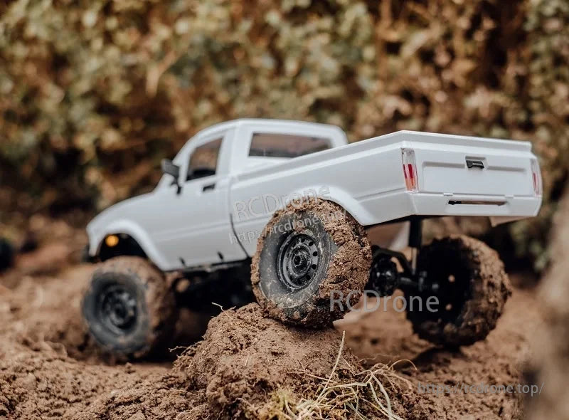 LKCOMO WPL C24/D62/D64 1/16 2.4G RC Car, Drones have power, charging voltage 7.4v, flight time up to 25 minutes, and remote distance of 35 meters.