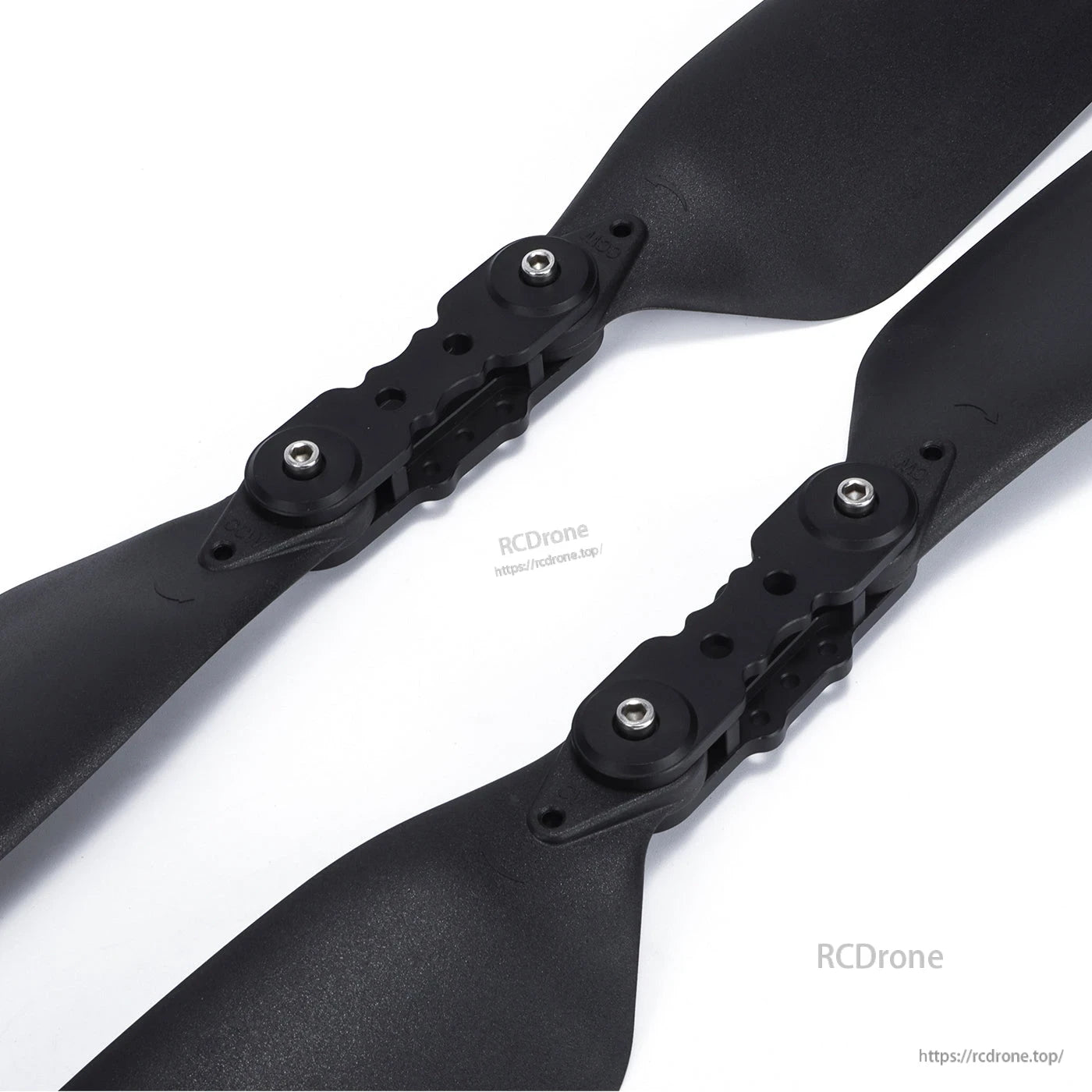 MAD HAVOC 32x10.5in Polymer Folding Propeller, MAD HAVOC 32x10.5in black polymer folding propellers with bolt-on hubs and folding blades on a white background