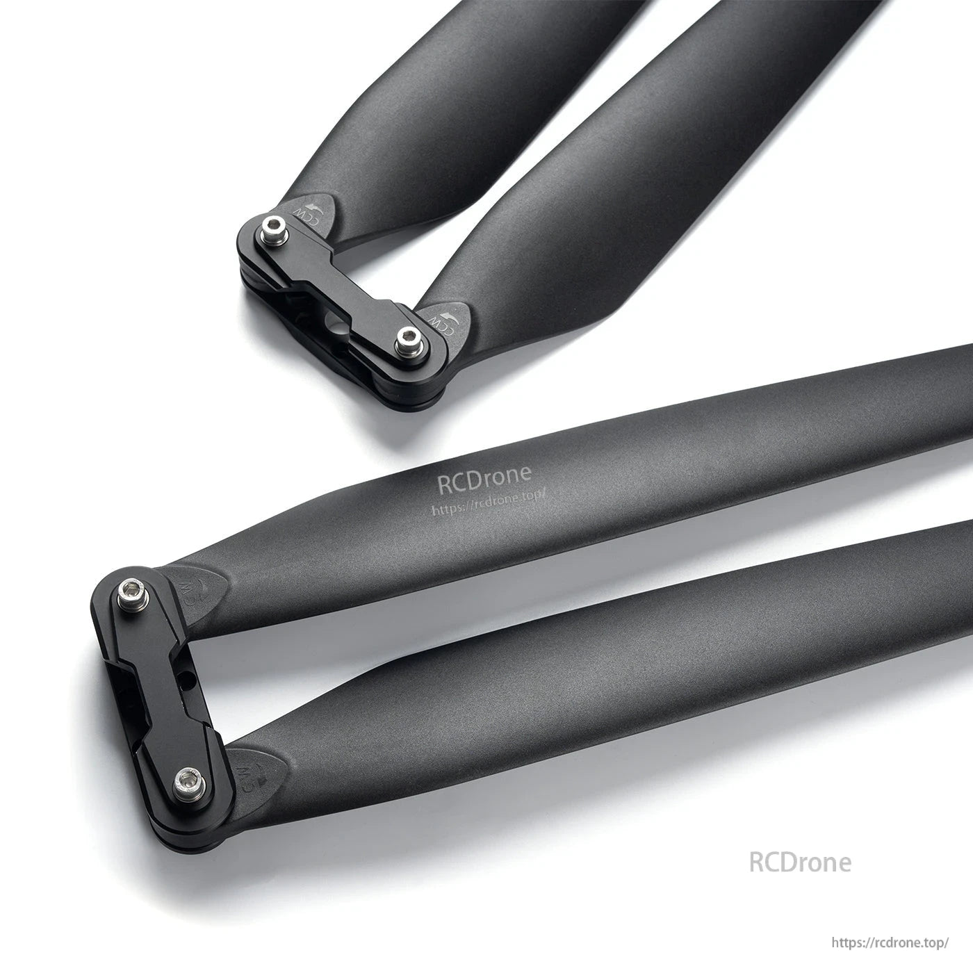 MAD TIPUP 43x14in polymer folding propeller with two black folding blades and hinge hubs with screws