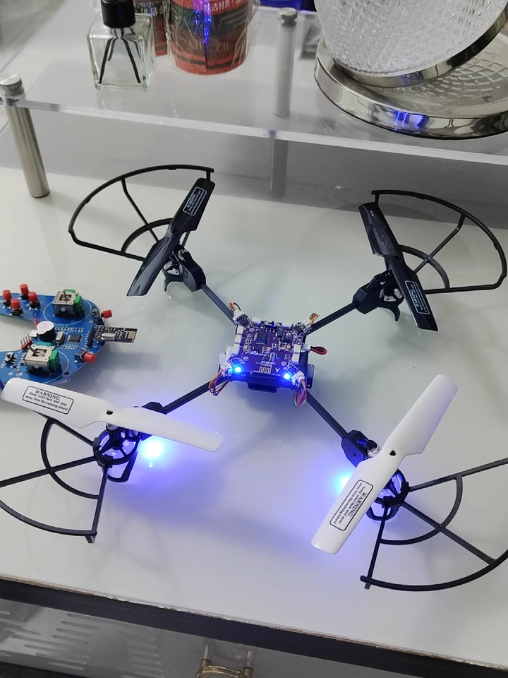 STM32 Open Source Quadcopter DIY Kit, Quadcopter data shown in real-time on PC for debugging and optimization.