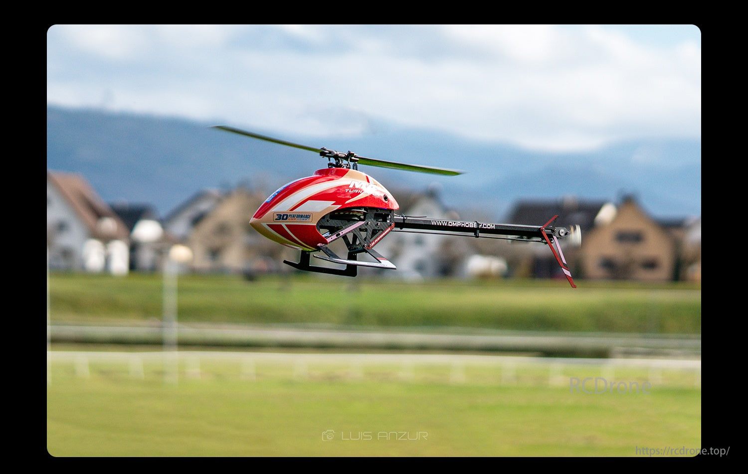 OMPHOBBY M4 RC Helicopter, This heli is for experienced RC heli fliers requiring skill and experience to assemble, set up, and fly.