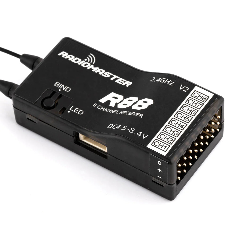 RadioMaster R88 V2 レシーバー - 2.4GHZ 8 チャンネル PWM/Sbus 1KM 範囲ドローン、RC モデルに最 ...