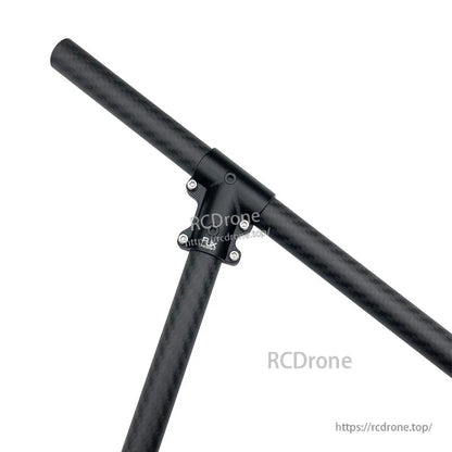 RJX aluminum 70° tee joint connector clamped to 18mm carbon fiber tubes for UAV drone landing gear
