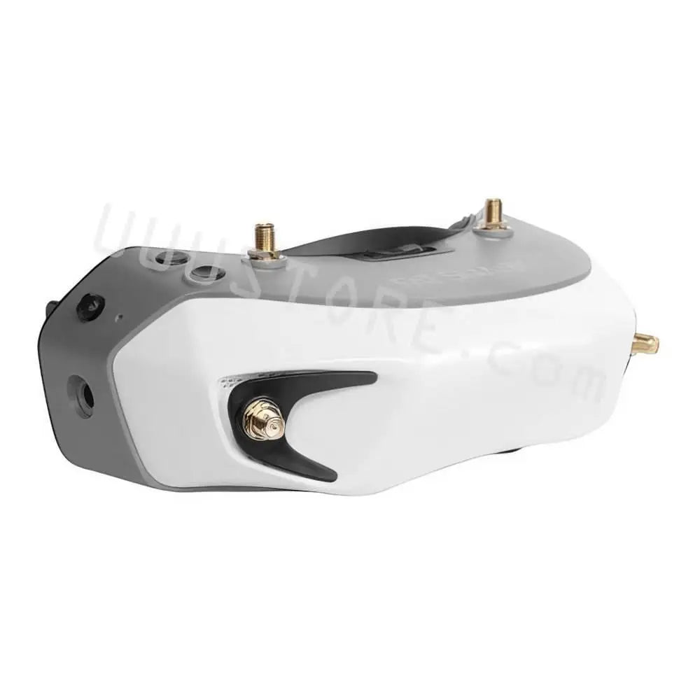 FatShark Dominator HDO3 FPV Goggles, a wide range of IPD and focus adjustments allows the user to tune the optics for