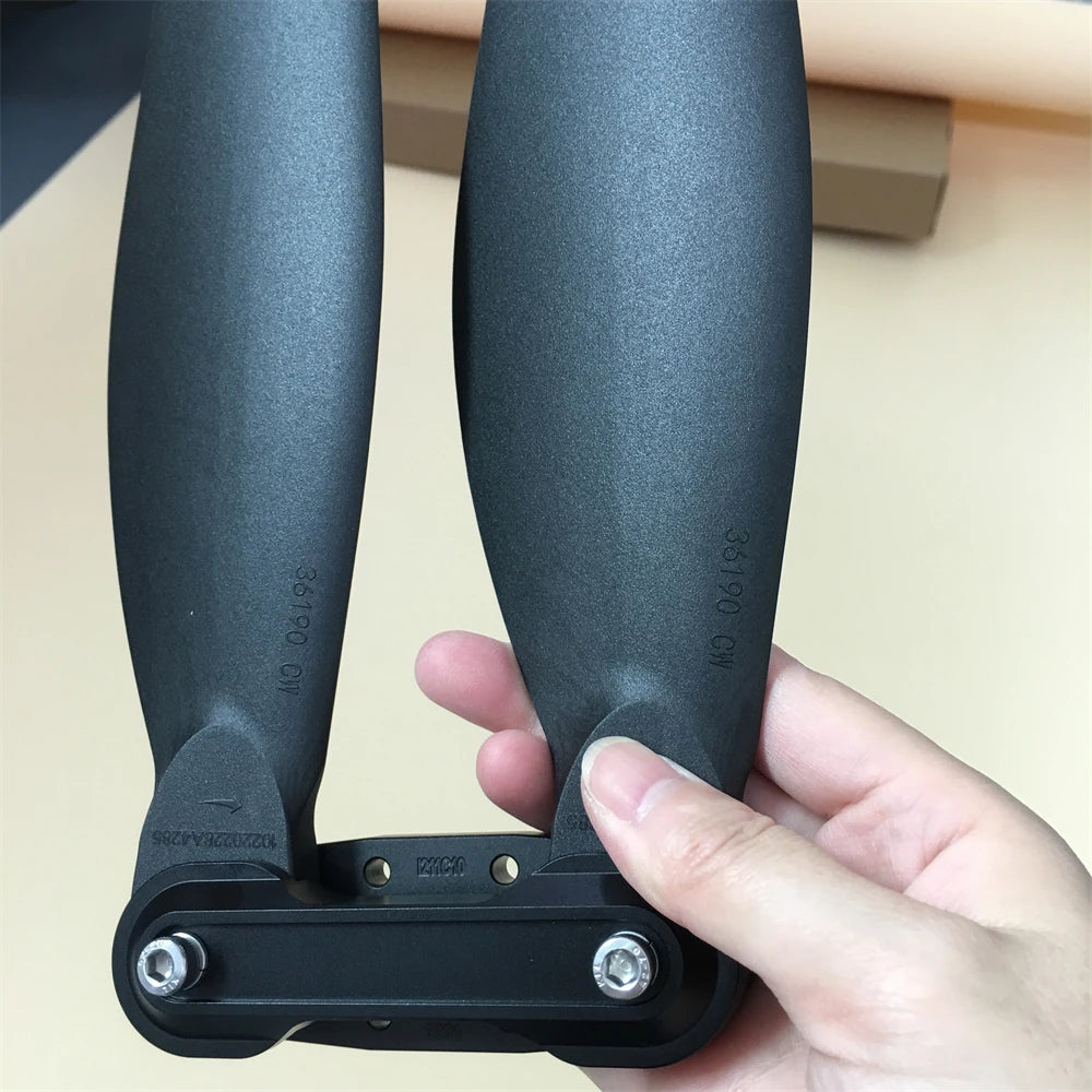 Hobbywing 36190 Folding Propeller SPECIFICATIONS Wheelbase : Upper