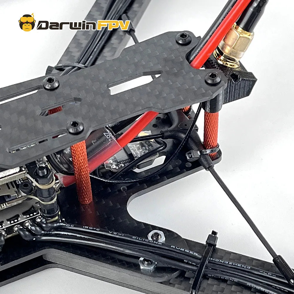 DarwinFPV, Darwin X9 Analog Version: long-range FPV drone with waterproof camera, 5.8G VTX, and 3-6S F411 MPU6500.