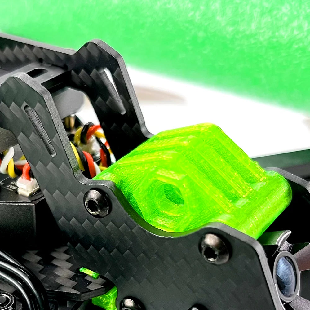 DarwinFPV HULK Cinematic FPV Drone, the inclusion of maintenance-friendly features and a comprehensive accessory package further enhances the overall user