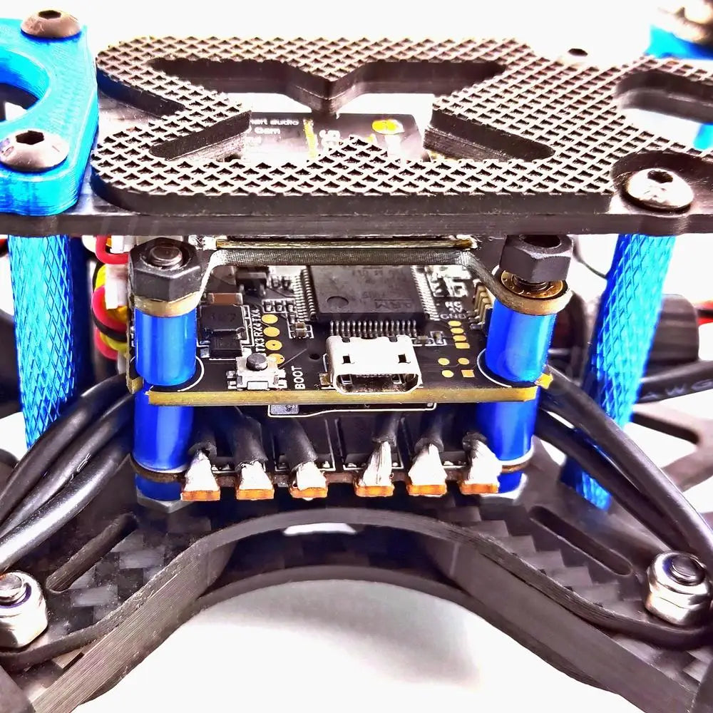 DarwinFPV Darwin240 FPV Drone, Durable Construction: The carbon fiber frame provides excellent durability, allowing the drone to withstand